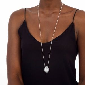 Stella and dot Ulani long pendant